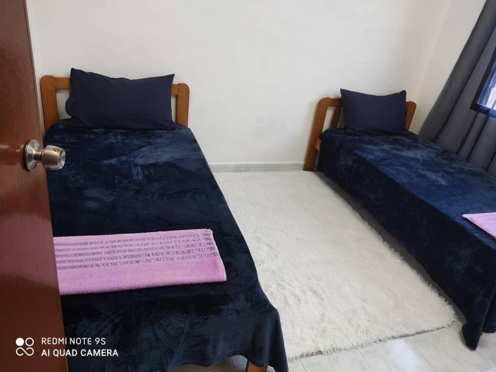 R&R Homestay Simpang Renggam Extérieur photo